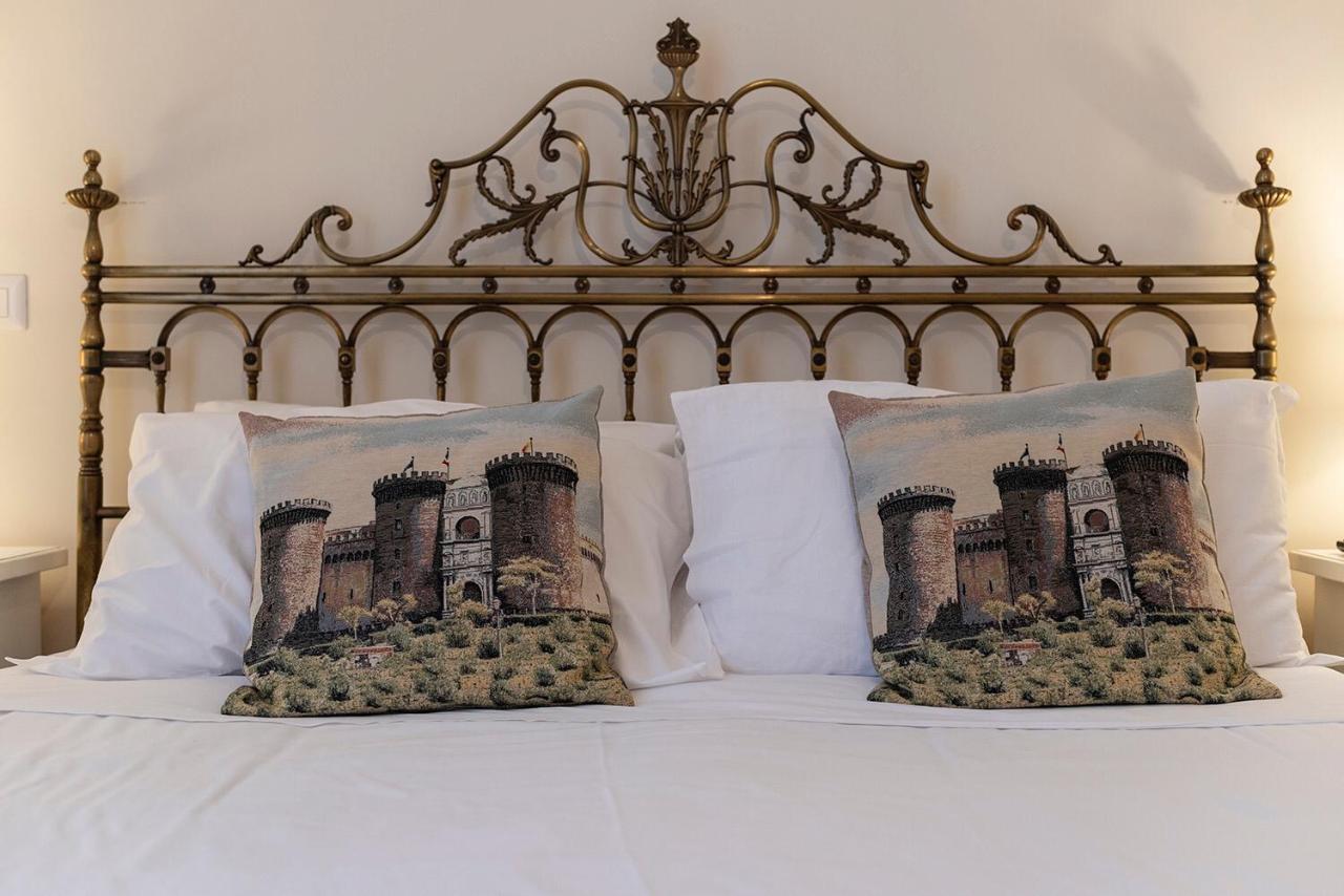 Domus Borbonica Bed & Breakfast Napoli Bagian luar foto