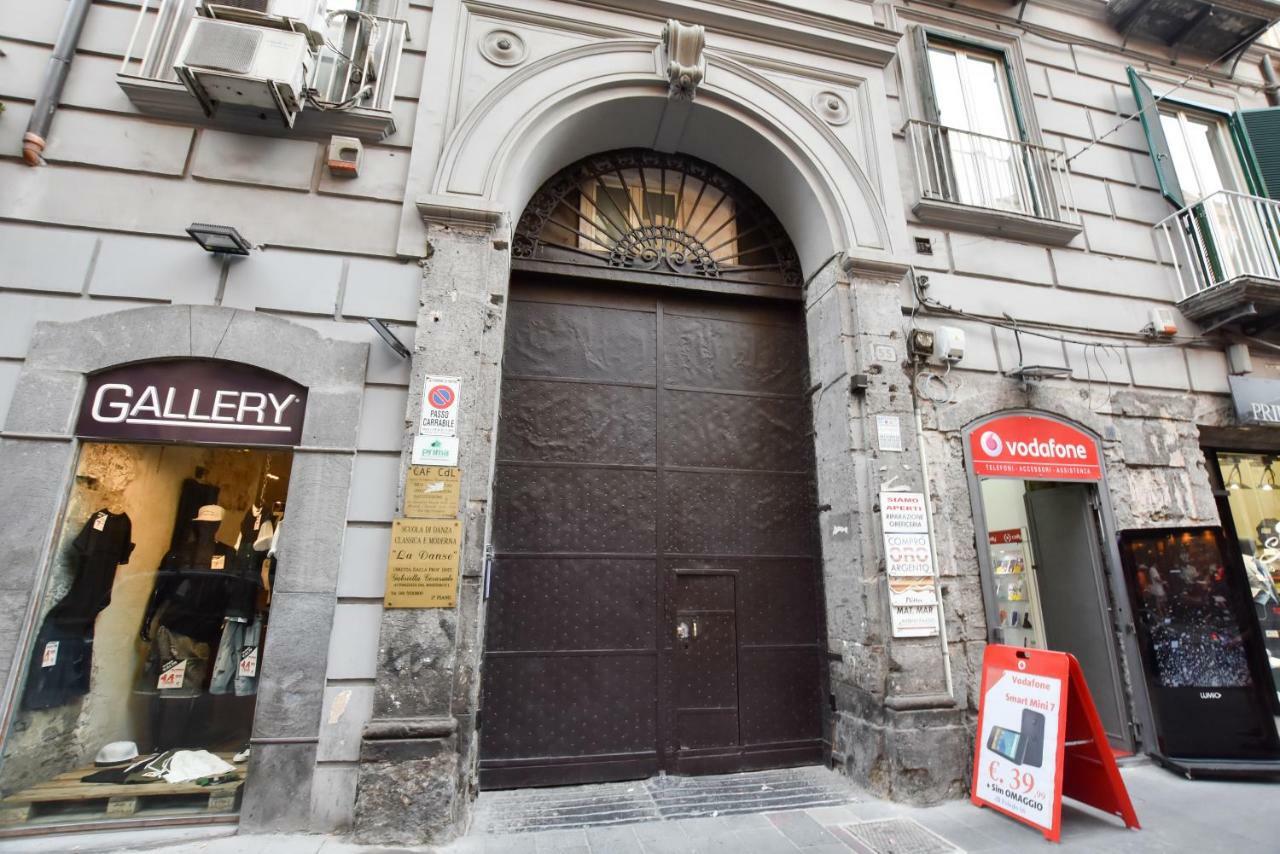 Domus Borbonica Bed & Breakfast Napoli Bagian luar foto
