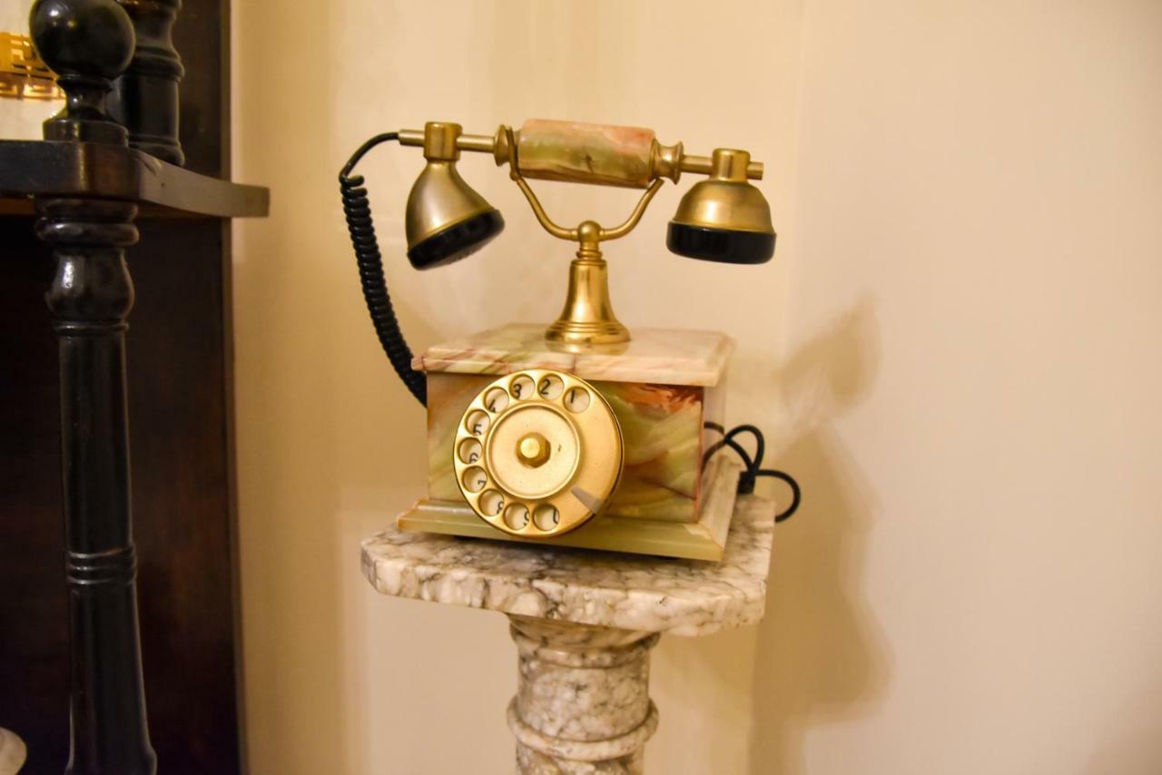 Domus Borbonica Bed & Breakfast Napoli Bagian luar foto