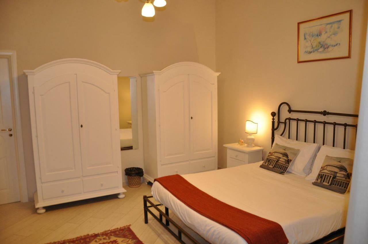 Domus Borbonica Bed & Breakfast Napoli Bagian luar foto