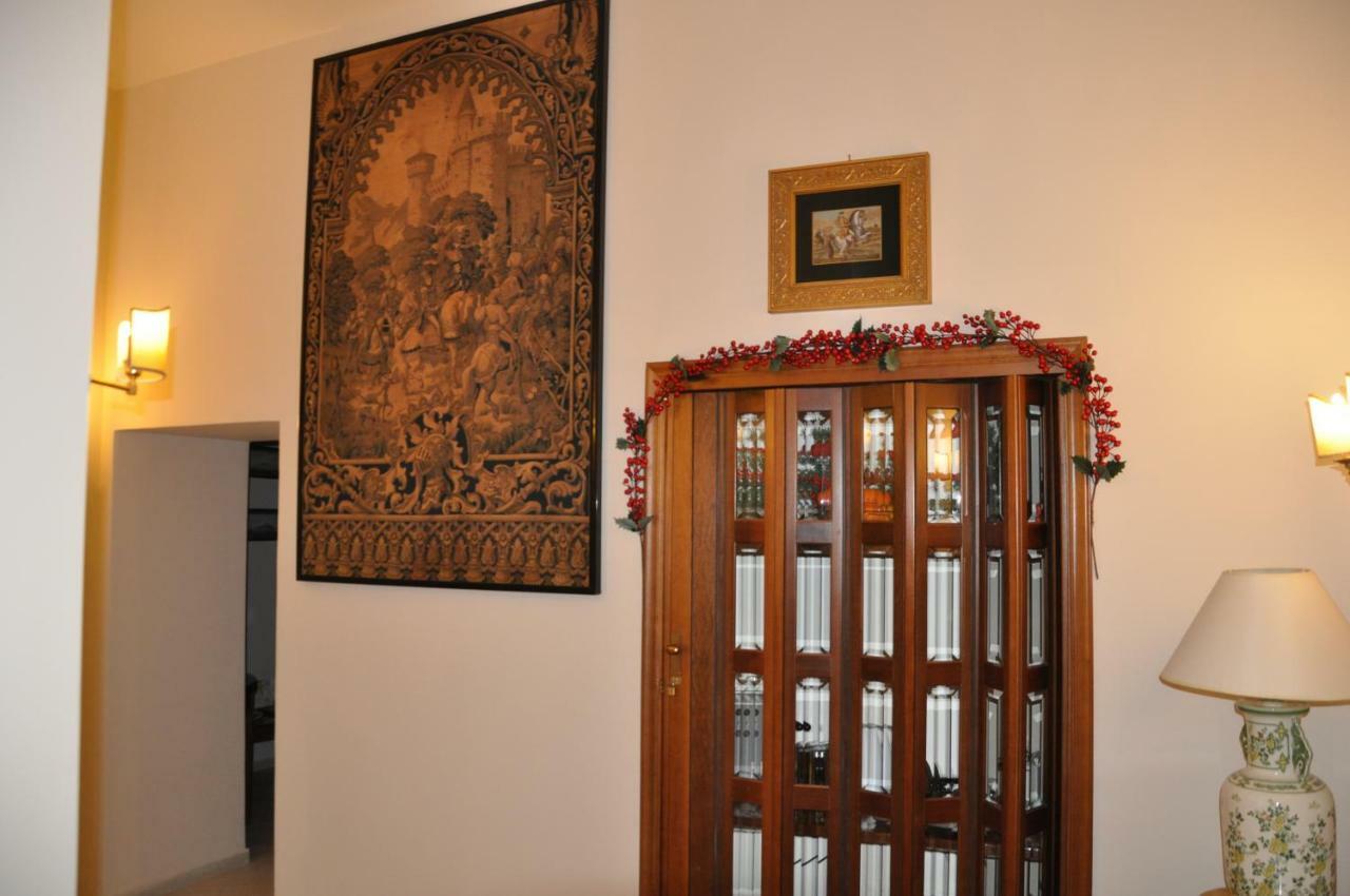 Domus Borbonica Bed & Breakfast Napoli Bagian luar foto