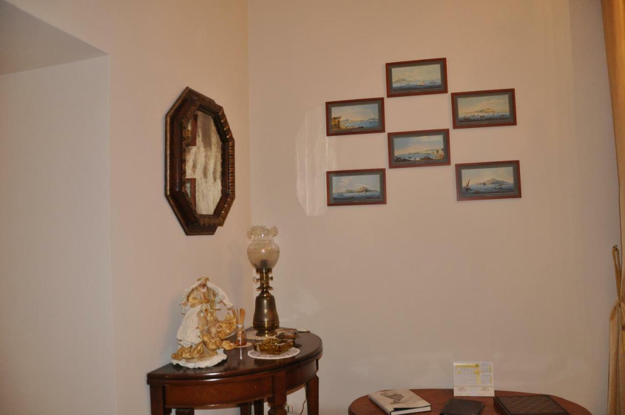 Domus Borbonica Bed & Breakfast Napoli Bagian luar foto