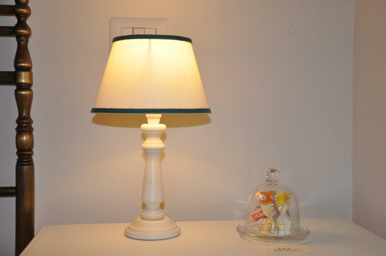 Domus Borbonica Bed & Breakfast Napoli Bagian luar foto