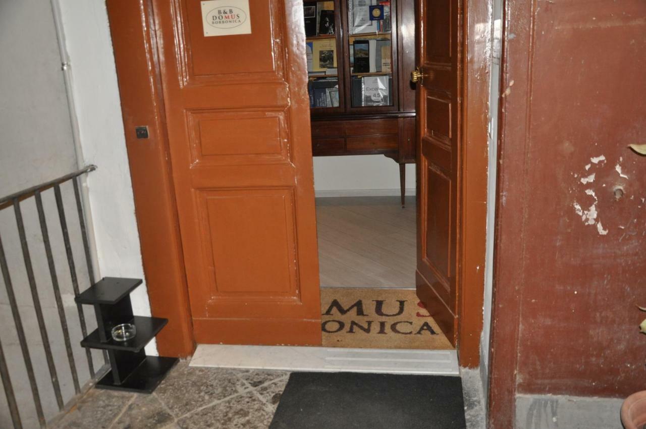 Domus Borbonica Bed & Breakfast Napoli Bagian luar foto