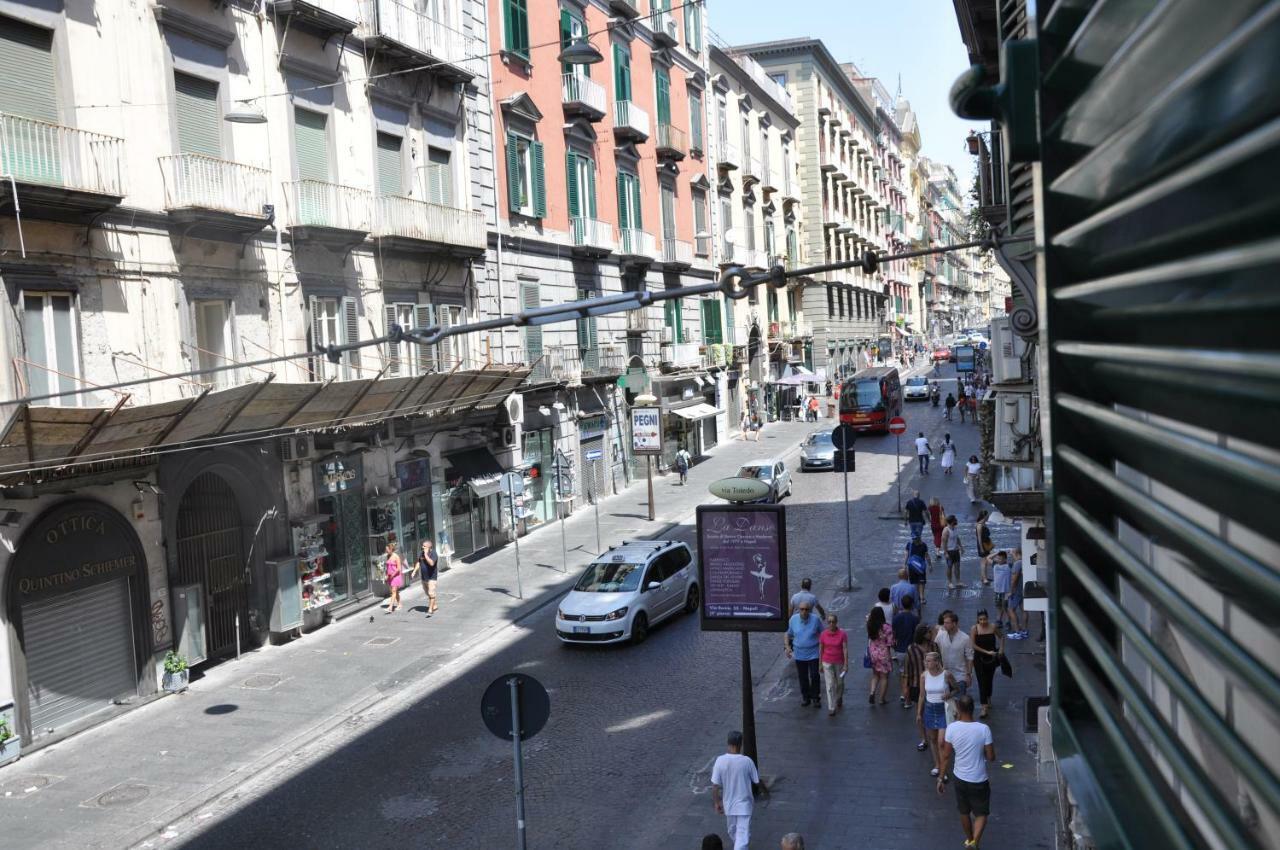 Domus Borbonica Bed & Breakfast Napoli Bagian luar foto