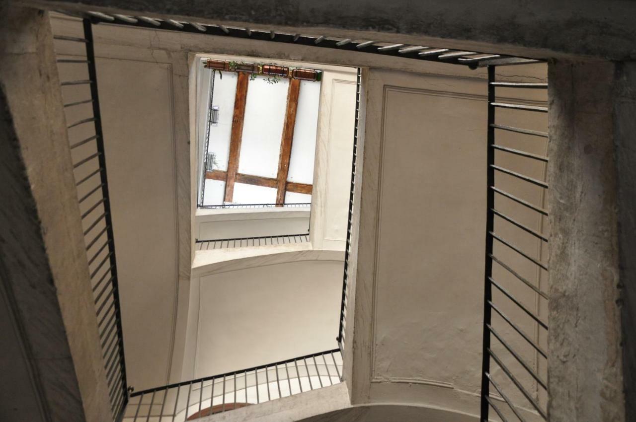 Domus Borbonica Bed & Breakfast Napoli Bagian luar foto