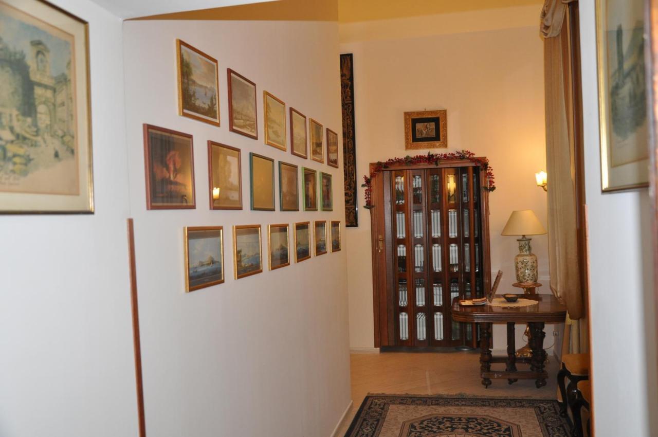 Domus Borbonica Bed & Breakfast Napoli Bagian luar foto
